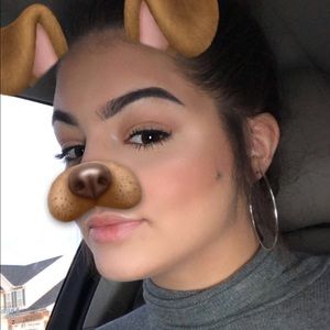 Meet your Posher, Gia